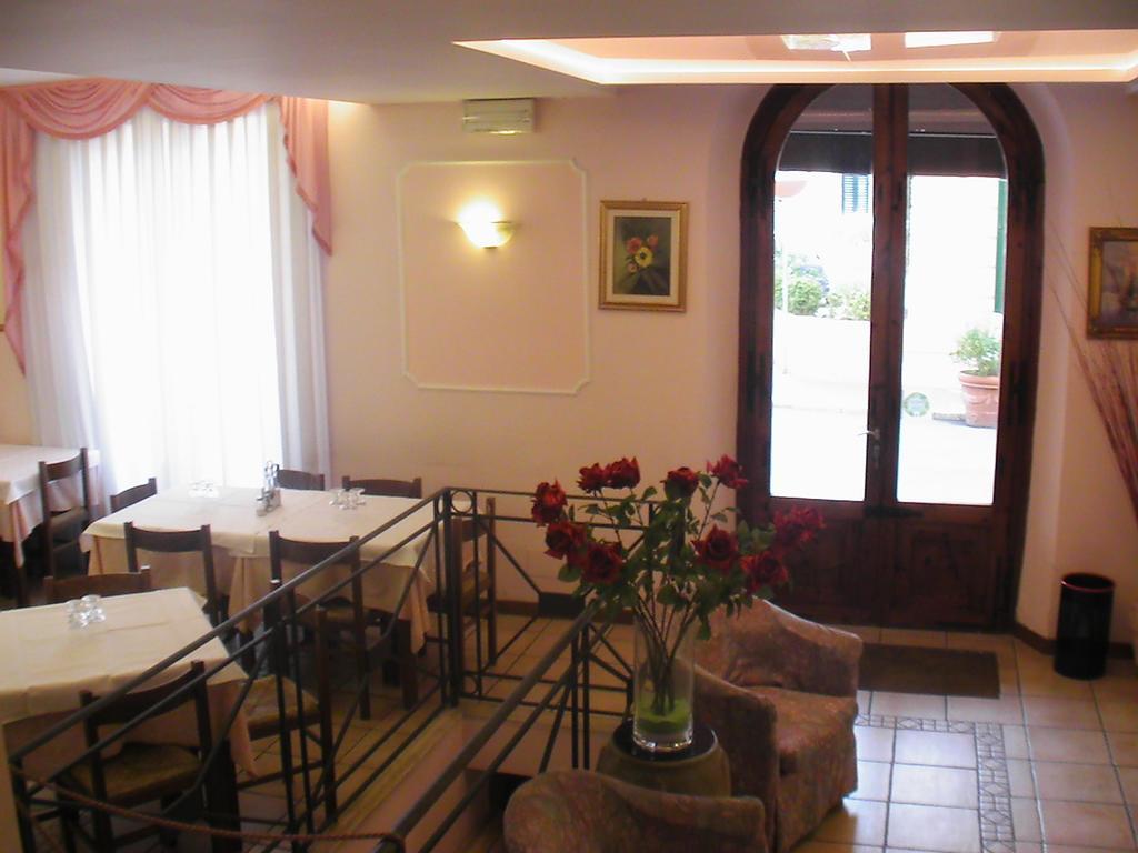 Hotel Venezia Montecatini Terme Kültér fotó