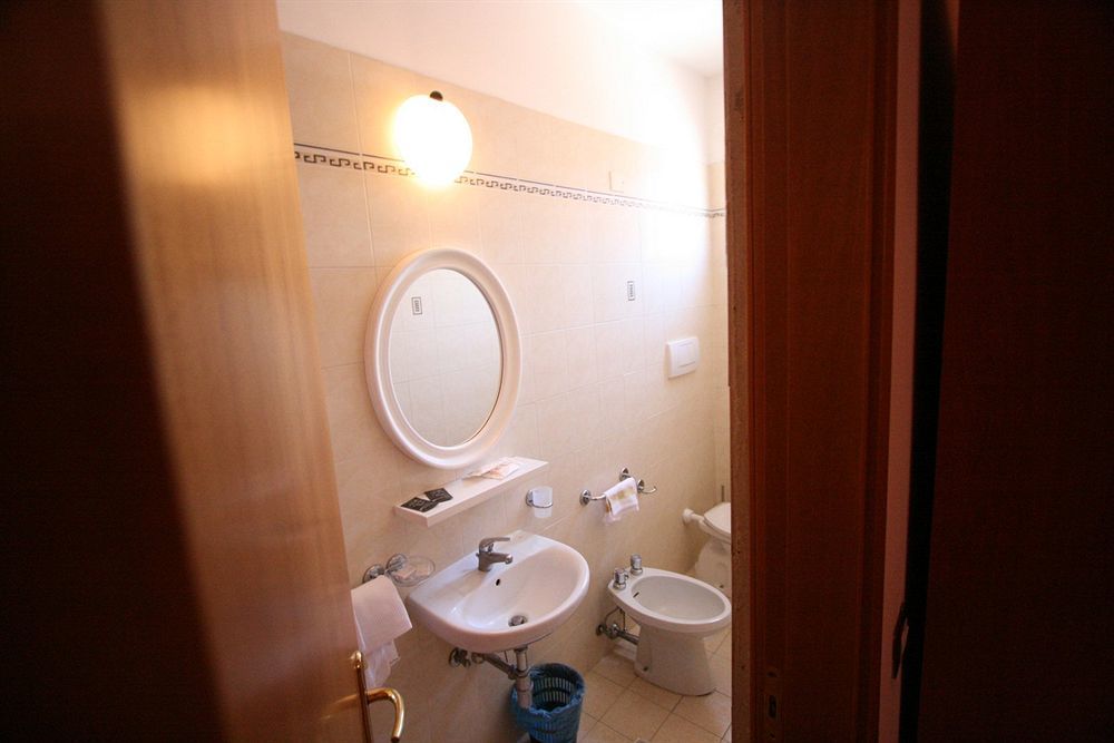 Hotel Venezia Montecatini Terme Kültér fotó